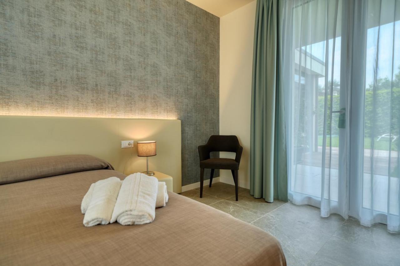 Hotel Palazzo Del Garda & Spa Дезенцано-дель-Гарда Екстер'єр фото