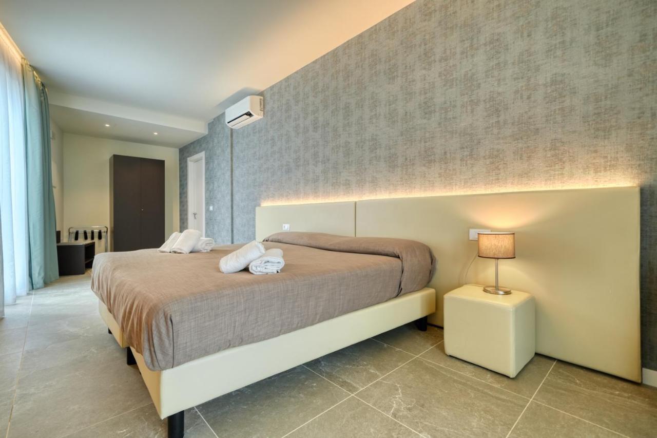 Hotel Palazzo Del Garda & Spa Дезенцано-дель-Гарда Екстер'єр фото