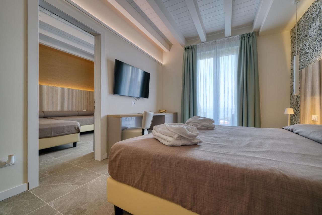 Hotel Palazzo Del Garda & Spa Дезенцано-дель-Гарда Екстер'єр фото