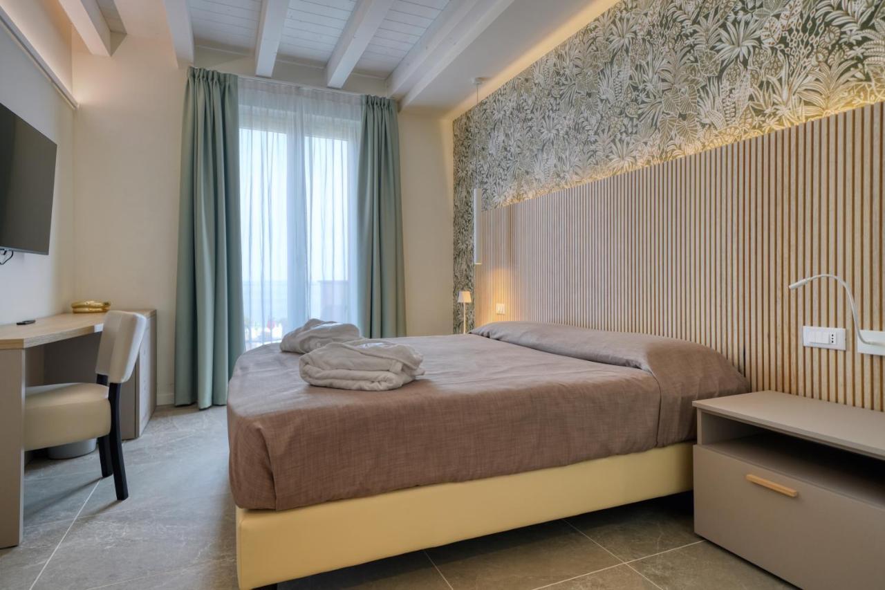 Hotel Palazzo Del Garda & Spa Дезенцано-дель-Гарда Екстер'єр фото