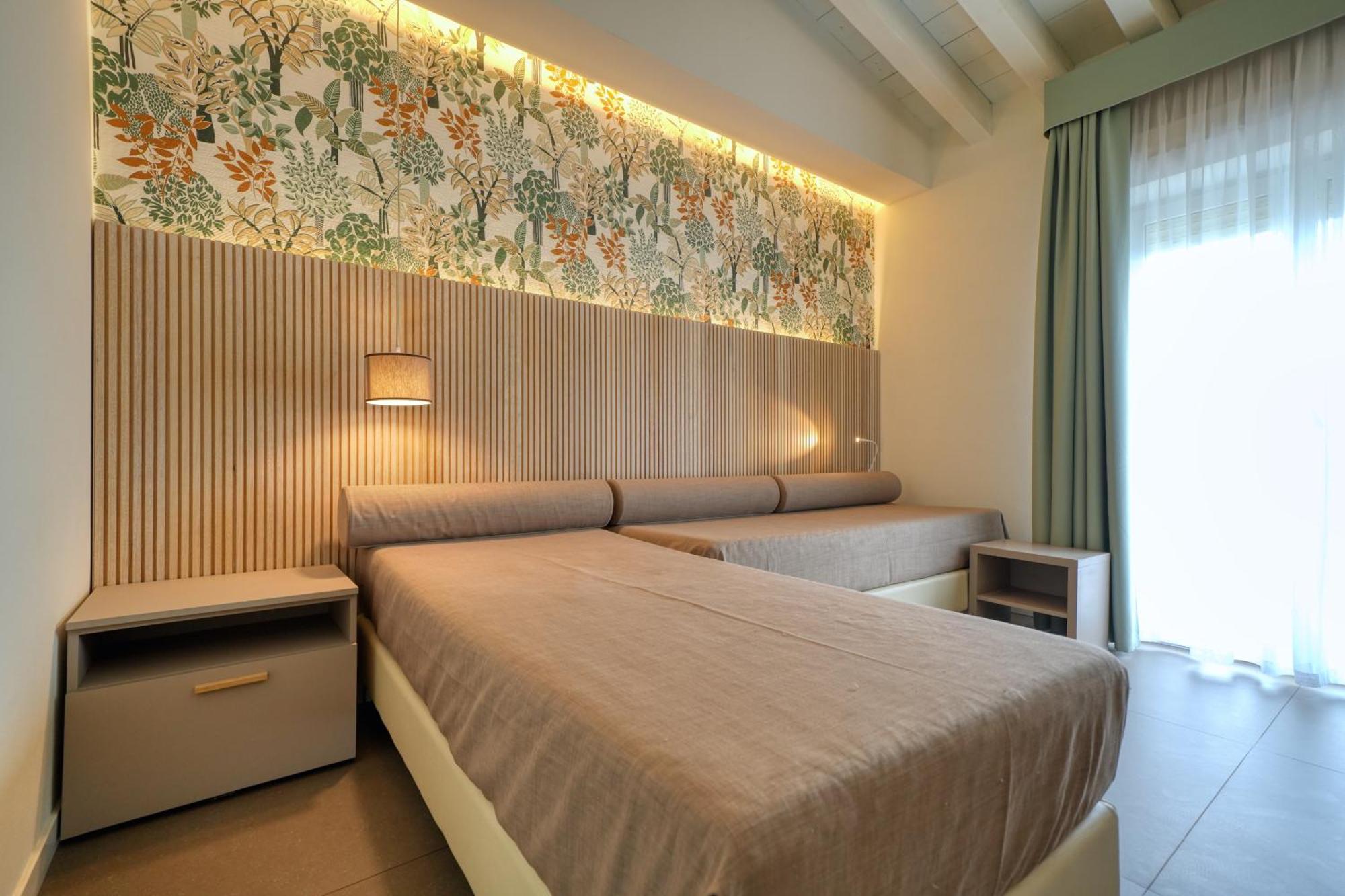 Hotel Palazzo Del Garda & Spa Дезенцано-дель-Гарда Екстер'єр фото