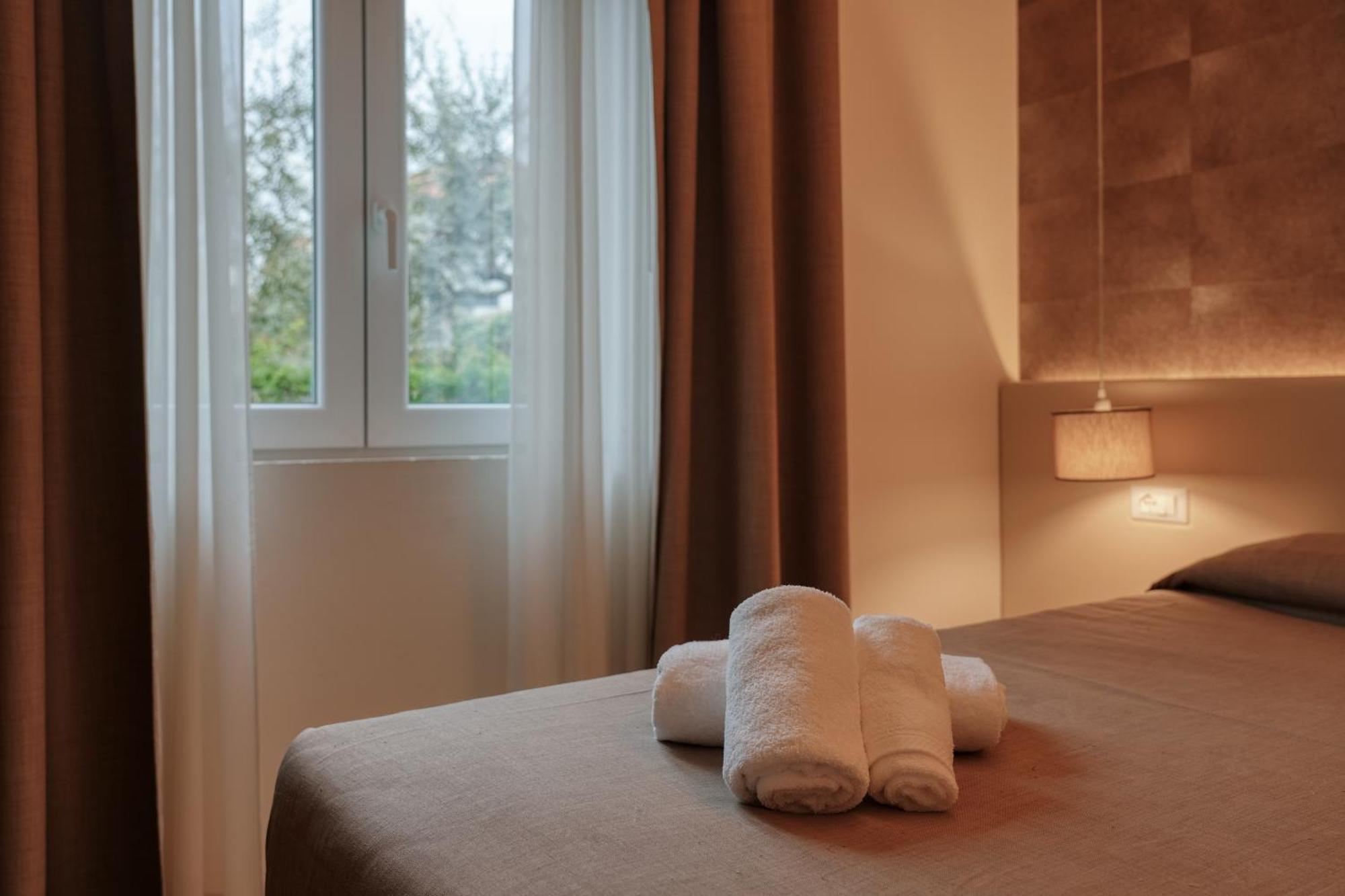 Hotel Palazzo Del Garda & Spa Дезенцано-дель-Гарда Екстер'єр фото