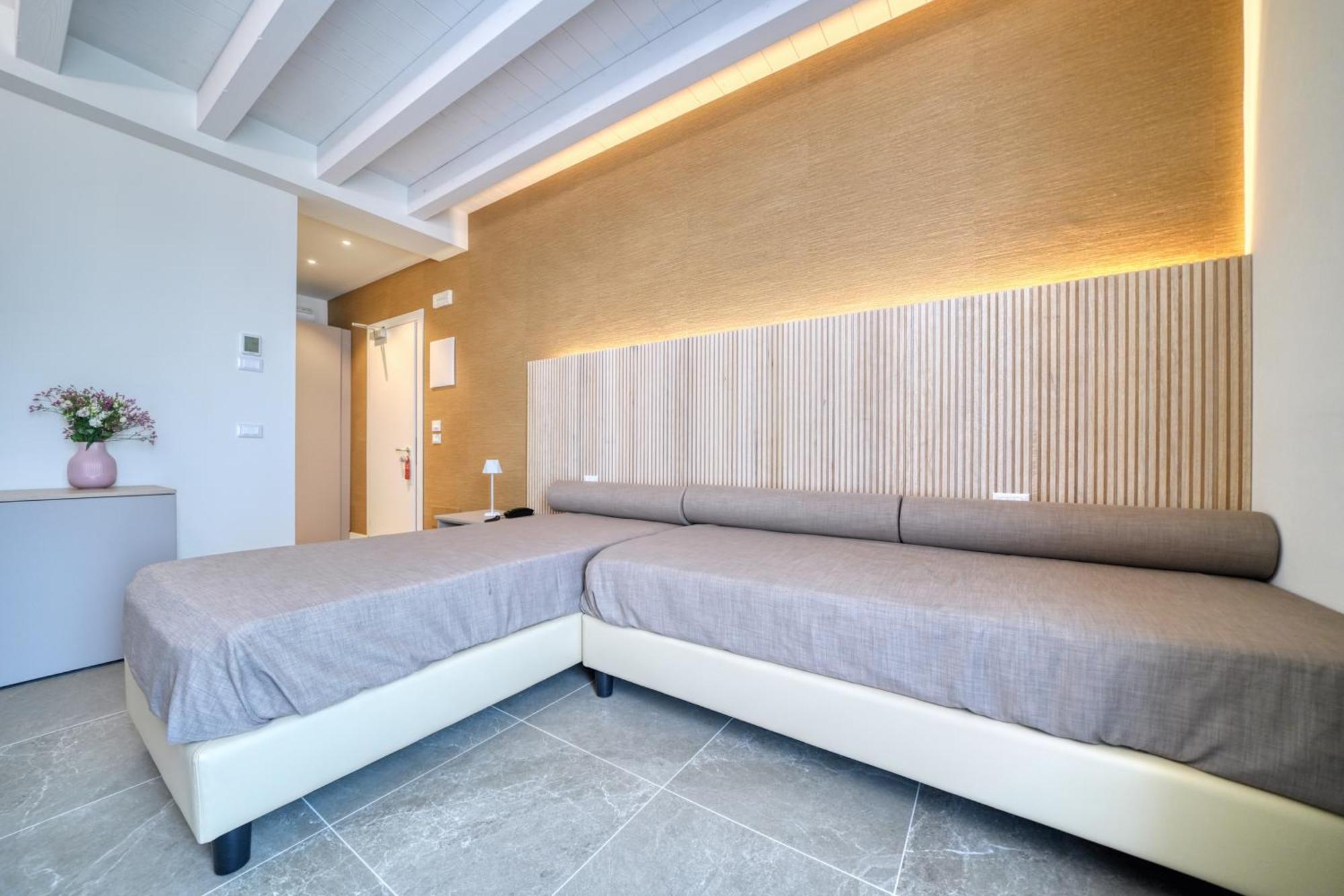 Hotel Palazzo Del Garda & Spa Дезенцано-дель-Гарда Екстер'єр фото