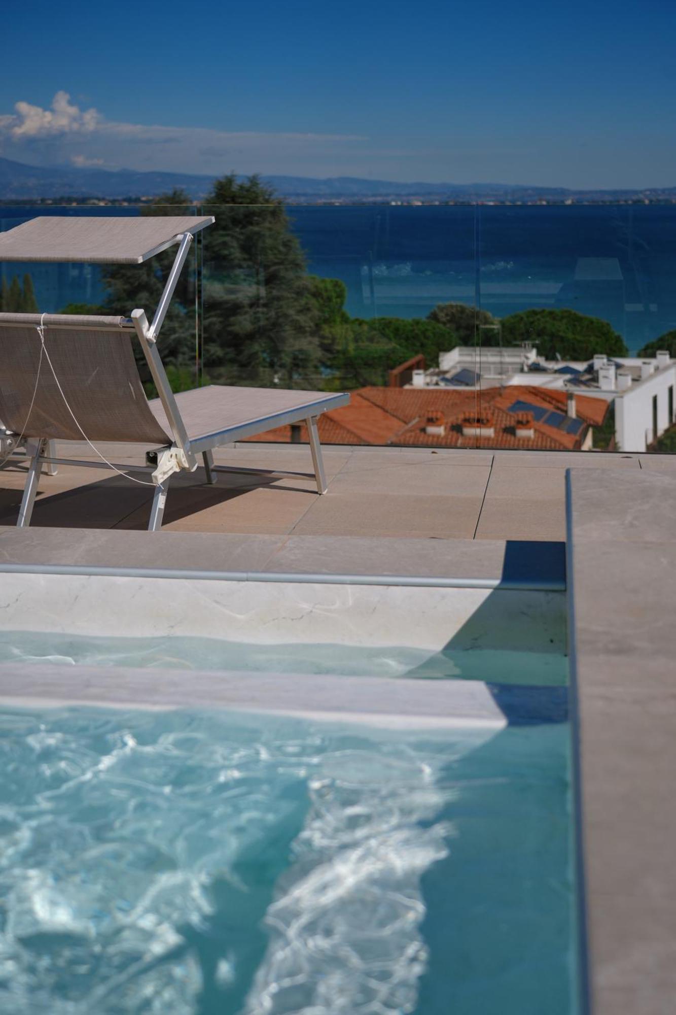 Hotel Palazzo Del Garda & Spa Дезенцано-дель-Гарда Екстер'єр фото