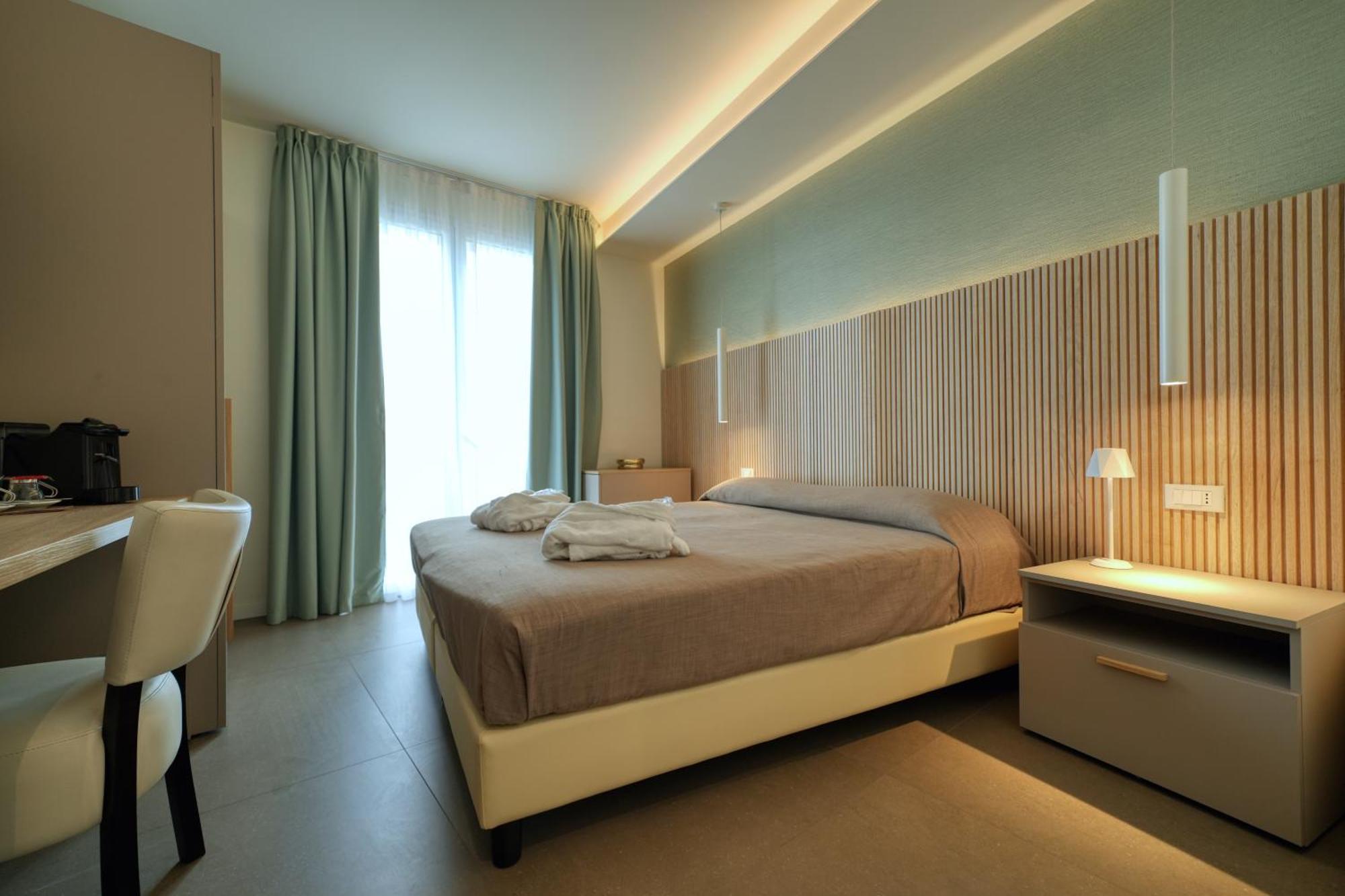 Hotel Palazzo Del Garda & Spa Дезенцано-дель-Гарда Екстер'єр фото