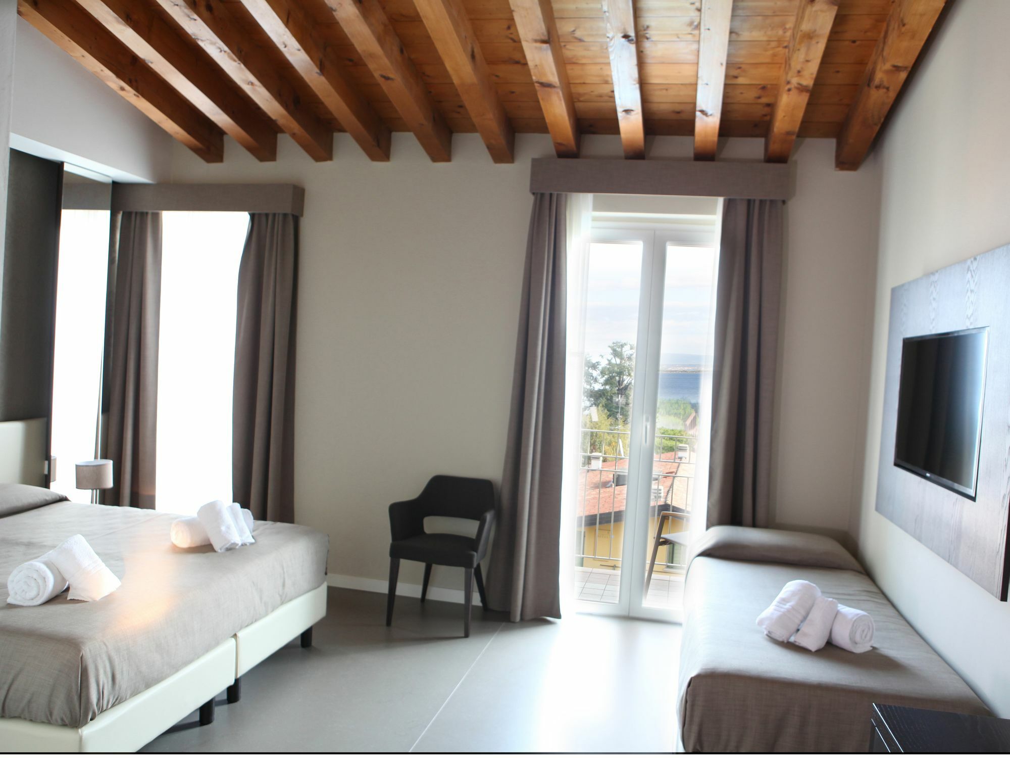 Hotel Palazzo Del Garda & Spa Дезенцано-дель-Гарда Екстер'єр фото